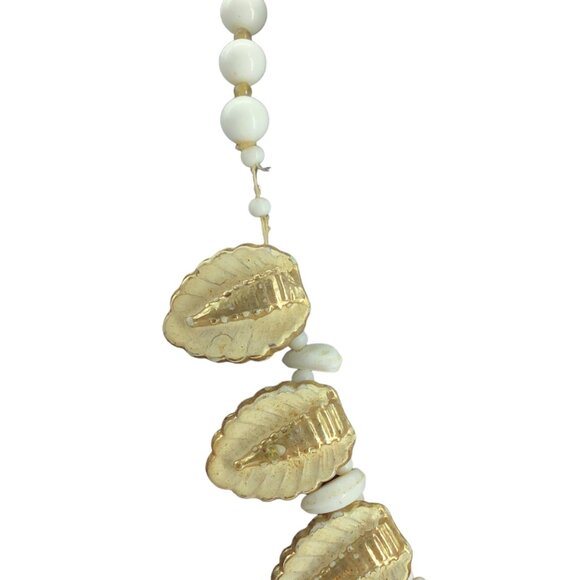 Vtg Made in Japan Leaf Necklace Coastal Style Faux Shell White Gold Tone Boho - Picture 4 of 7